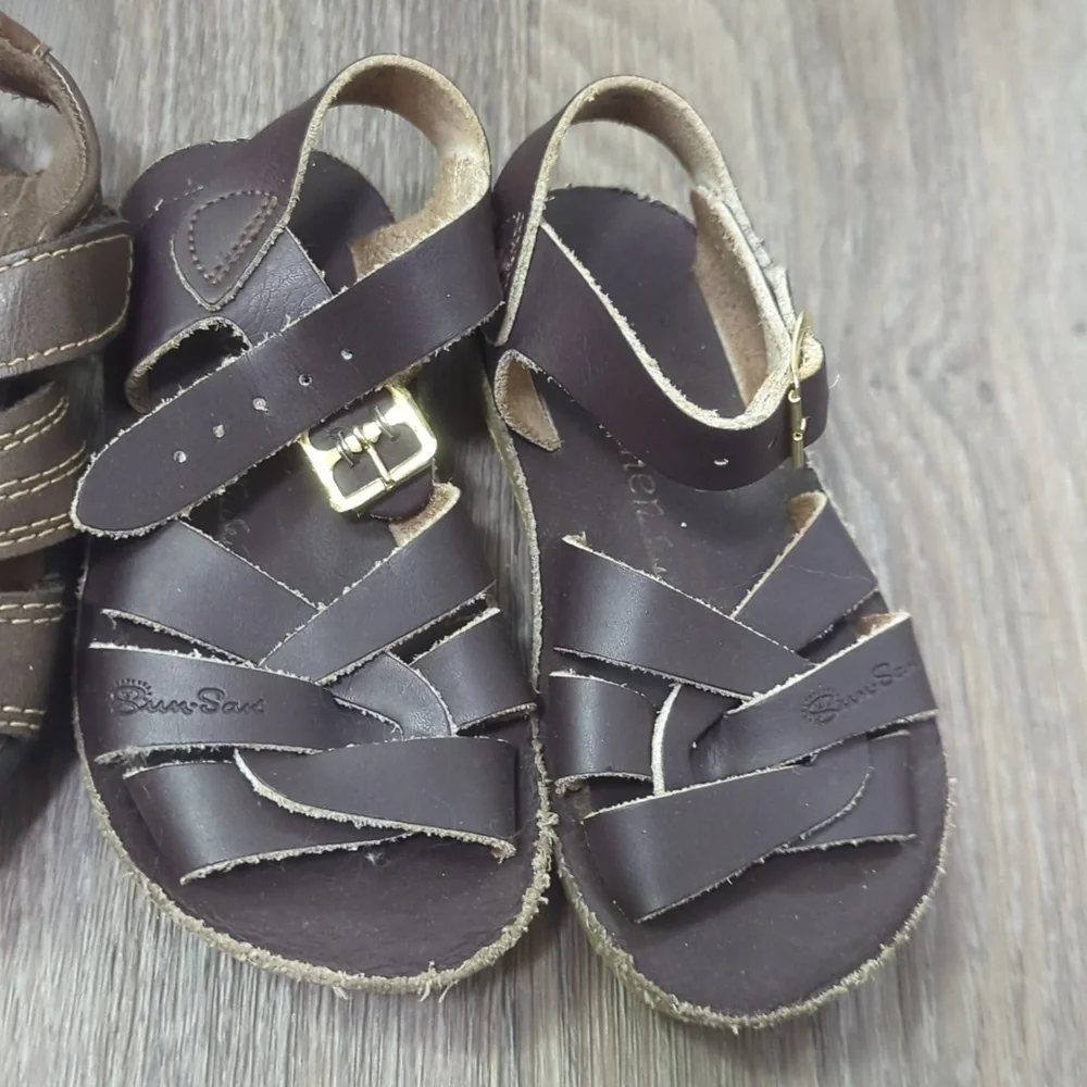 ♥️5/$25 Two Brown Kids Sandals